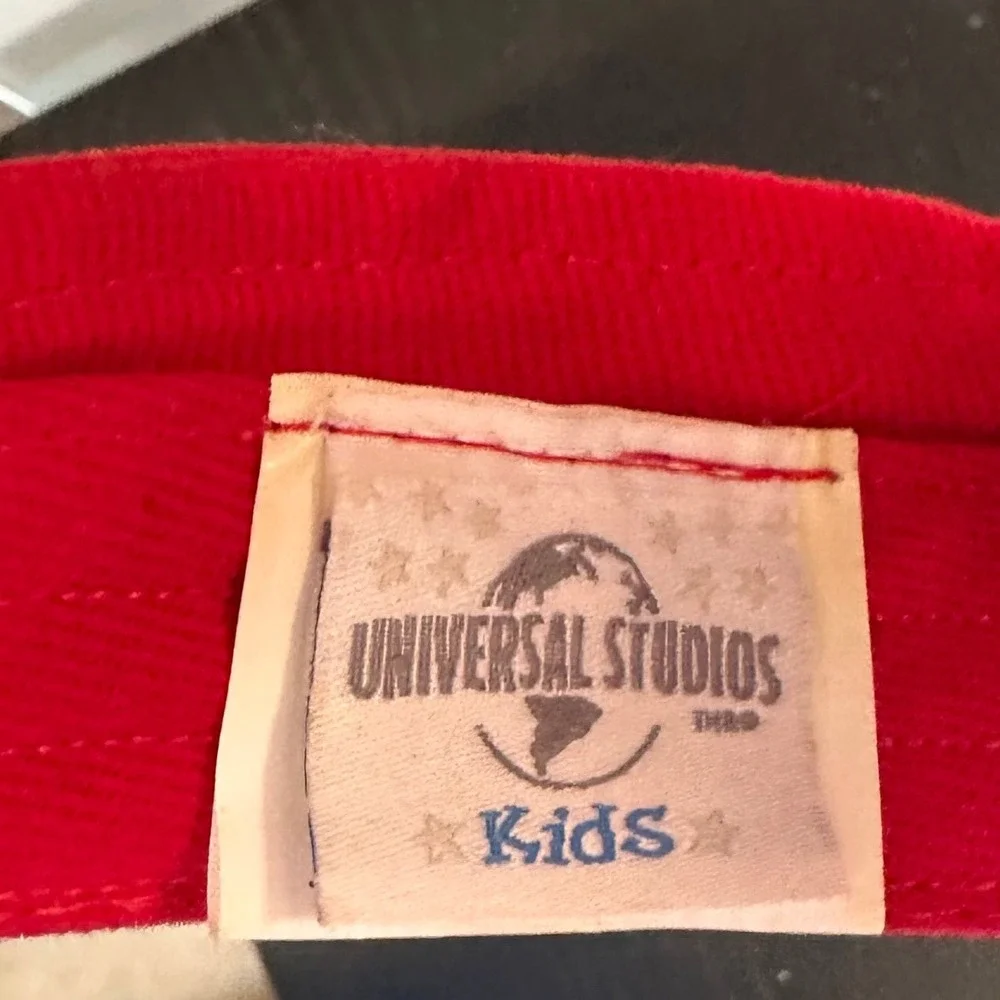 Universal Studios Thing 1 embroidered Logo Visor Hat Cap Dr. Seuss Youth ‎ Red